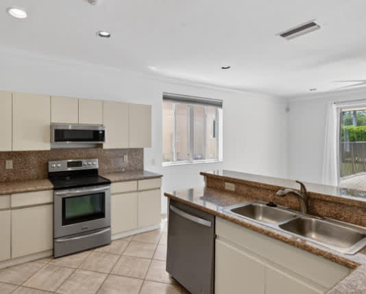 1115 Camellia Circle – photo 4