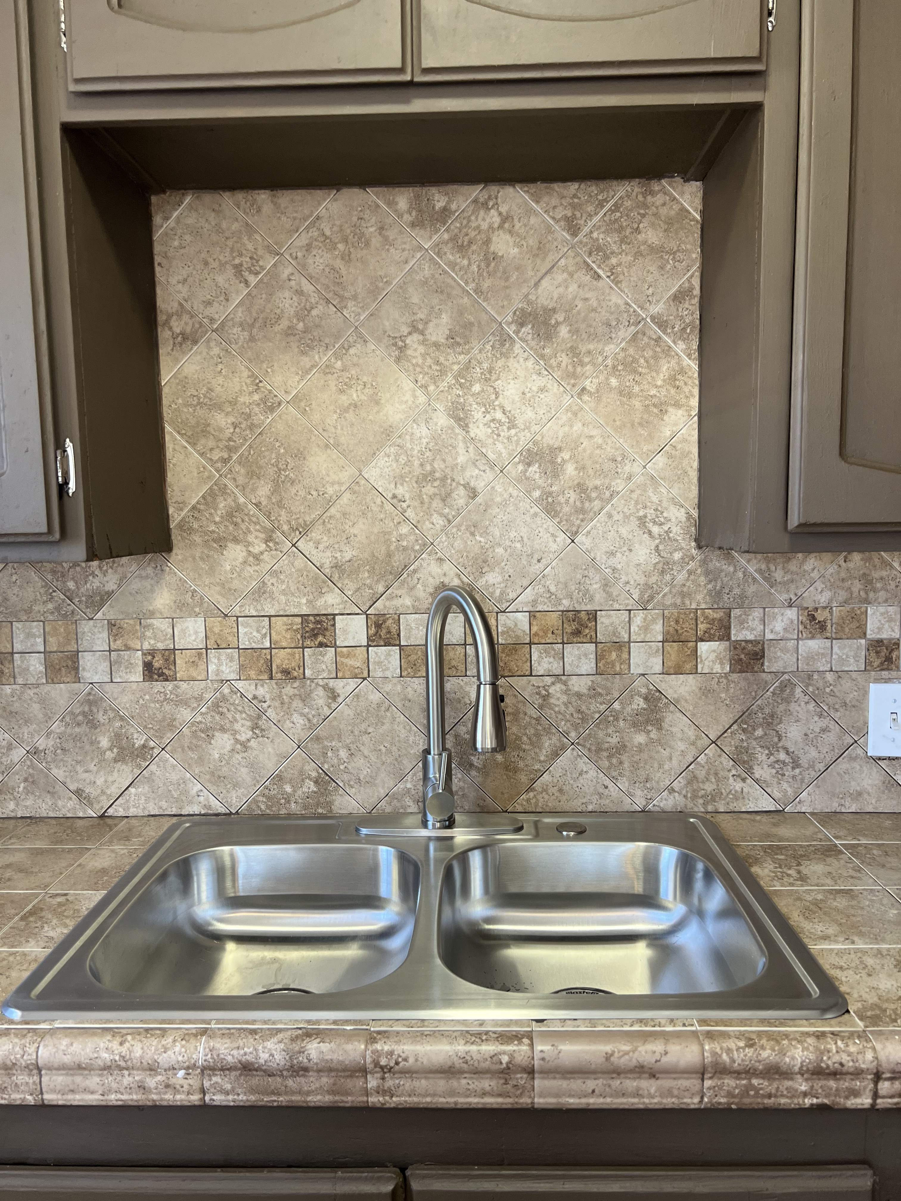 13930 Anderson St – photo 4