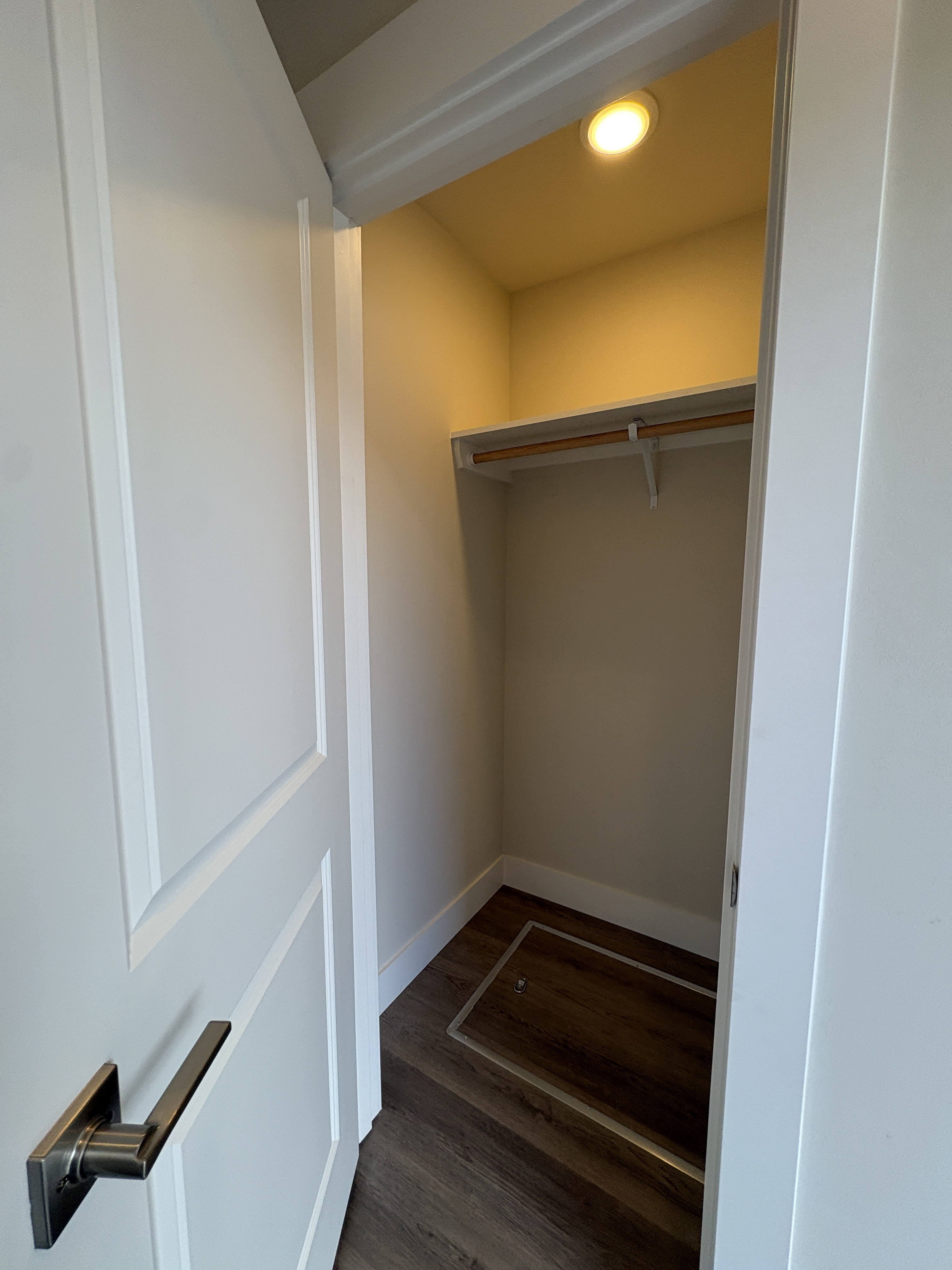 1075 Red Apple Rd – photo 4