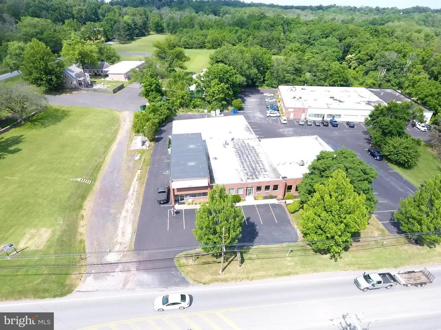 1055 W GERMANTOWN PIKE – photo 2