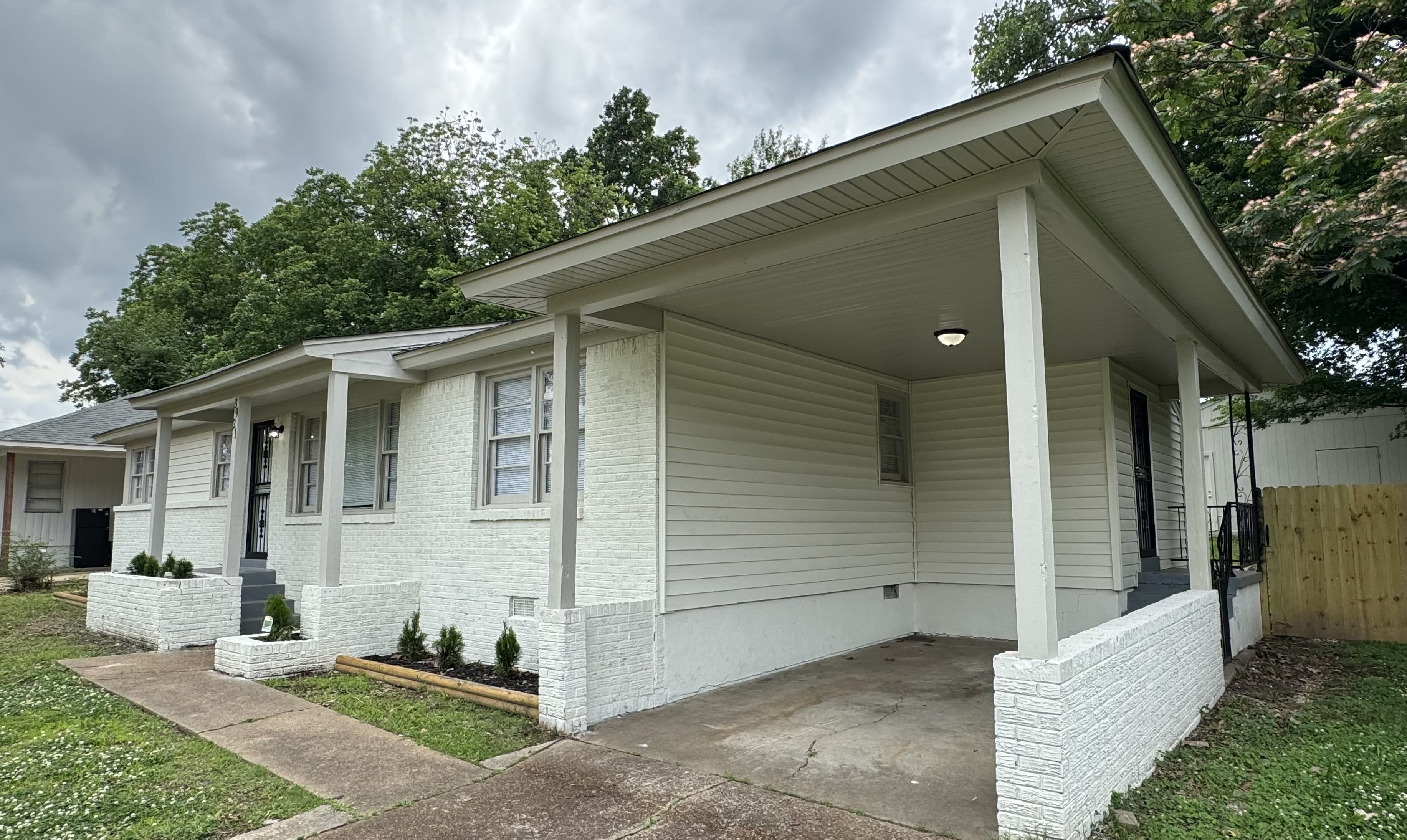 3921 Royal Oaks Dr – photo 3