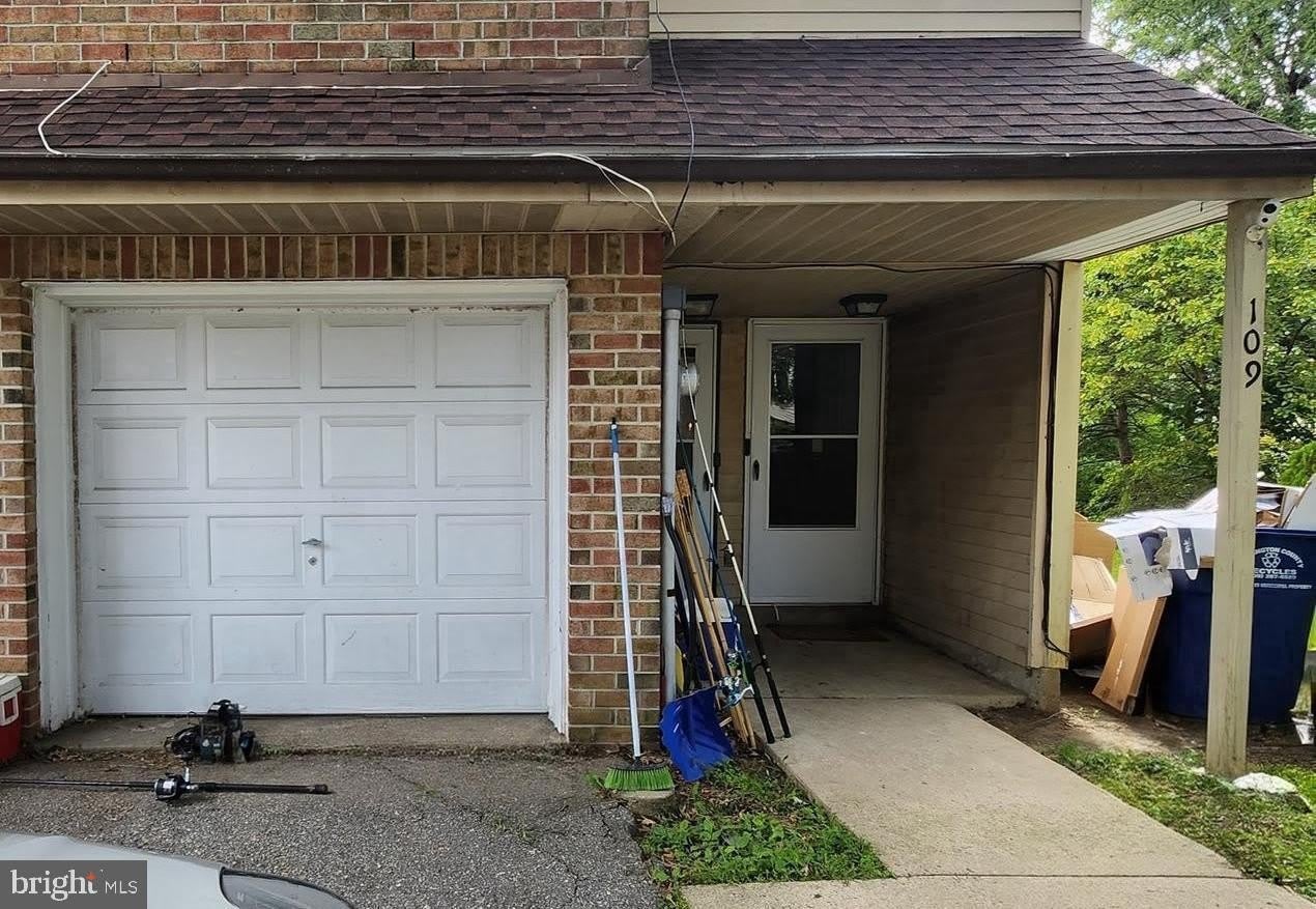 109 CHAUCER RD #B – photo 1