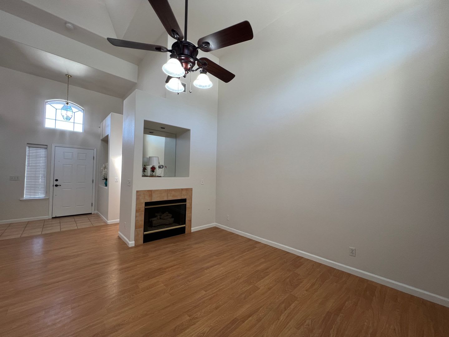 Move-In Ready 3 Bedroom 2 Bath Home in Fresno – photo 3