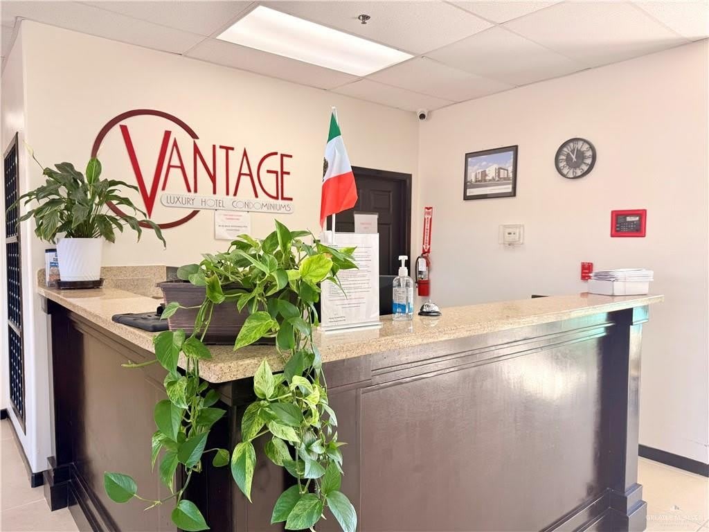 813 Travis Street – photo 4