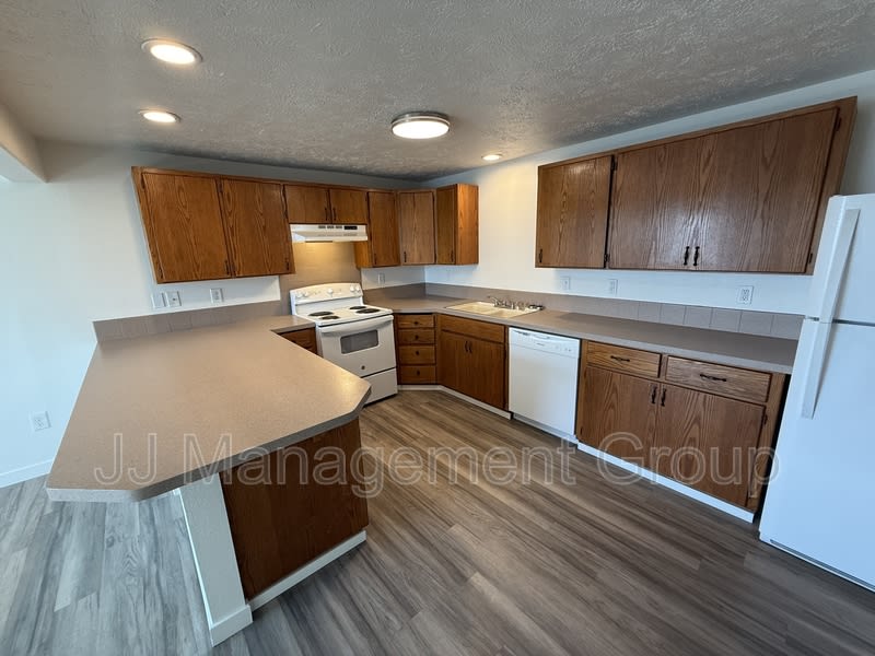 1231 2nd Street – photo 1
