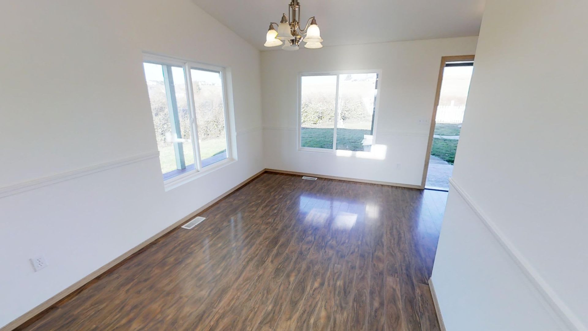 ***PENDING APPLICATION***Lovely Home with Breathtaking views – photo 3