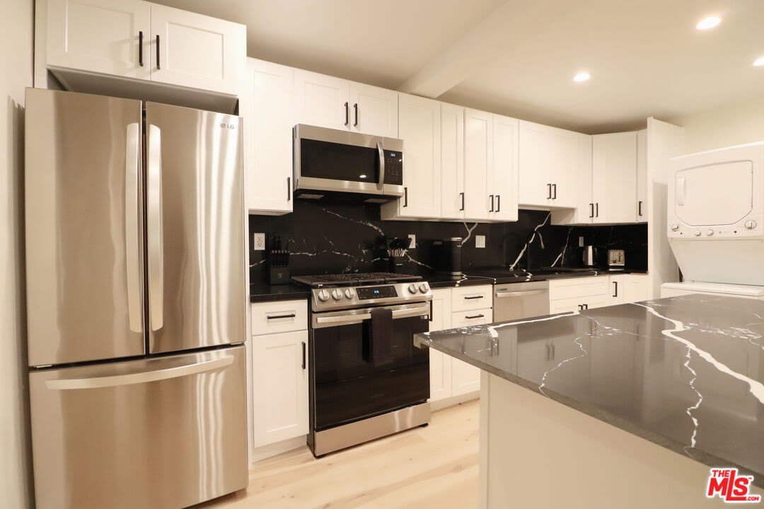 944 N San Vicente Blvd – photo 5