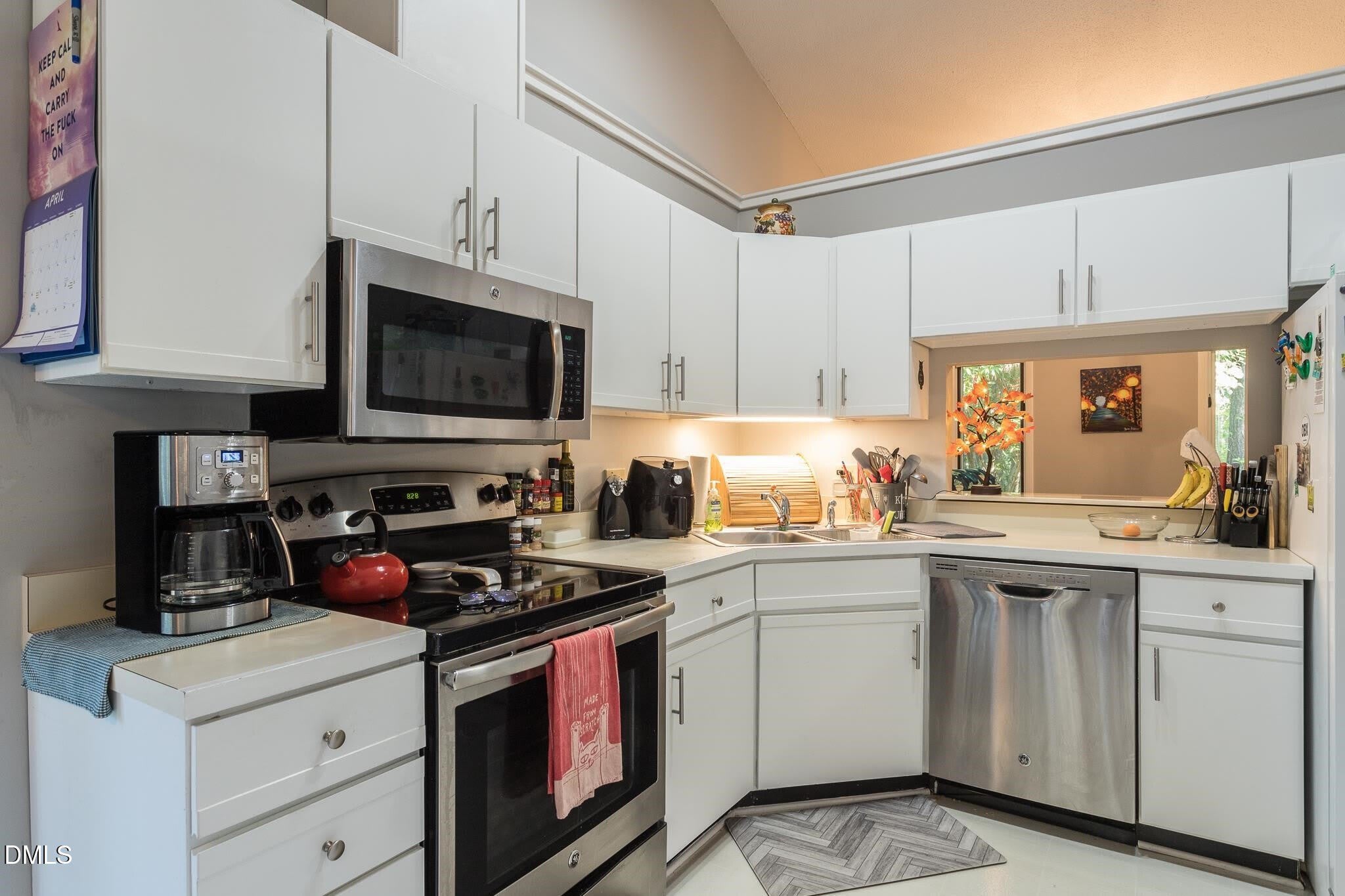 8043 Grey Oak Drive, Raleigh NC 27615 – photo 5