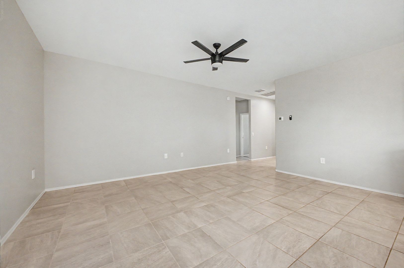 Beautiful 3 bed, 2 bath Casa Grande home – photo 4