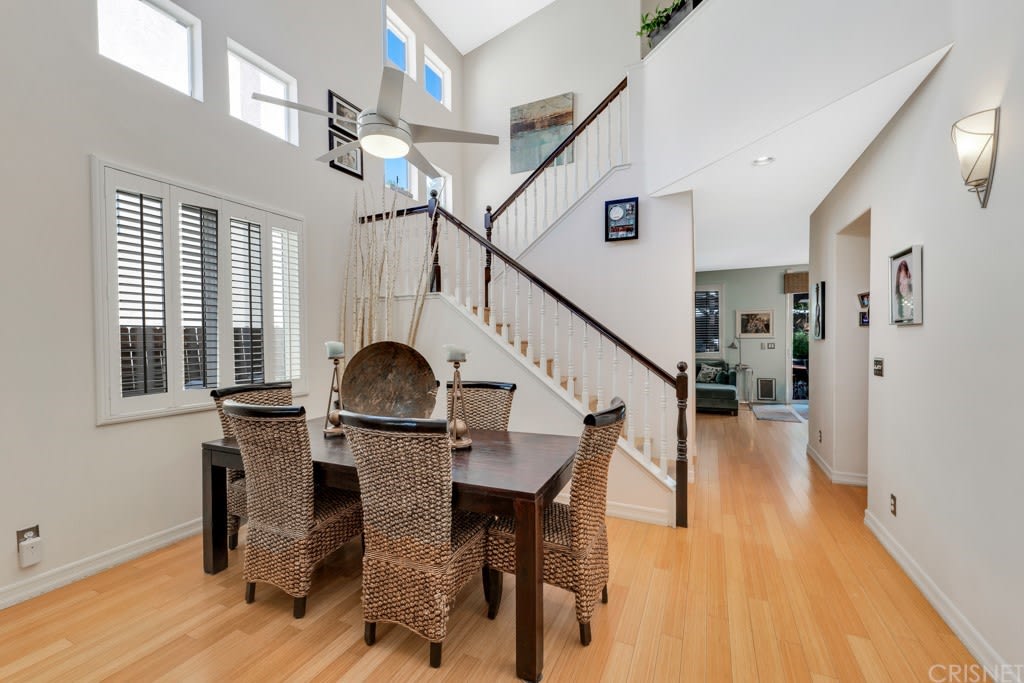 18241 Arminta St – photo 4
