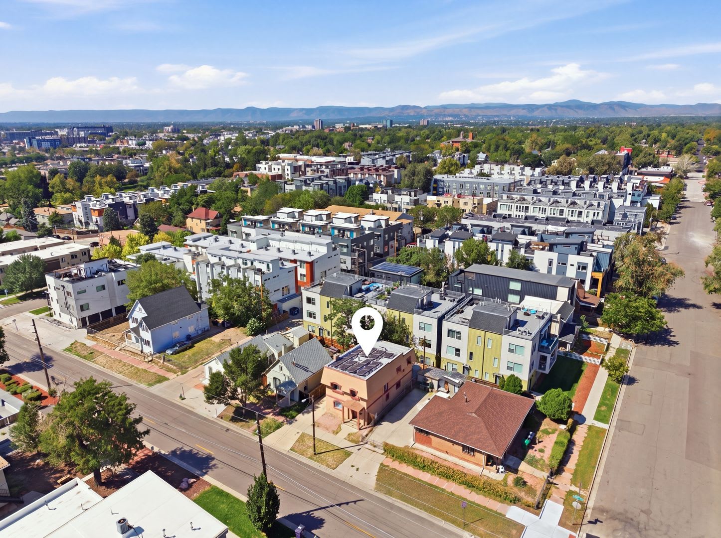 Spacious Jefferson Park Home with Solar & EV Charging – photo 4