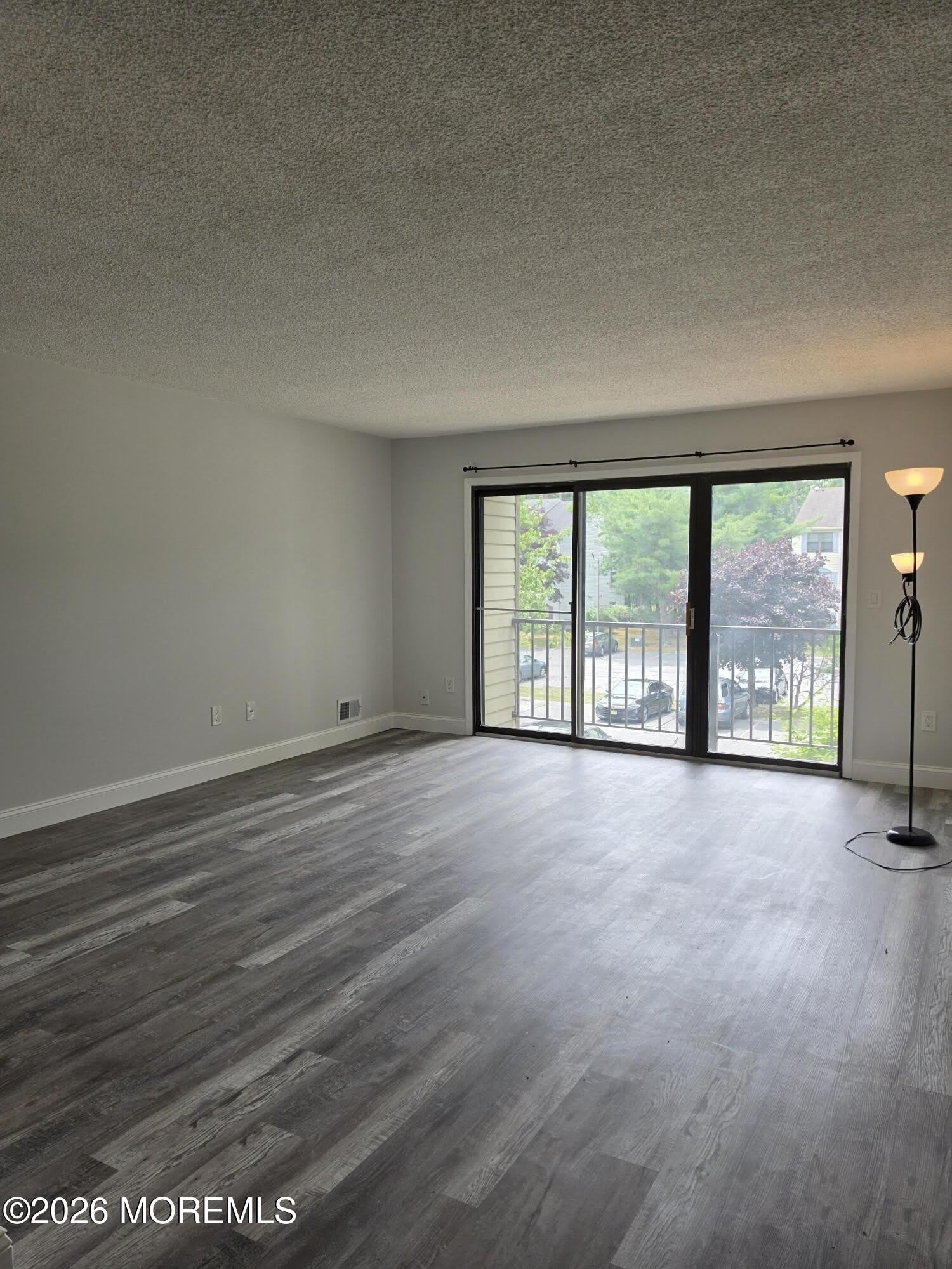 26 Colonial Court – photo 3