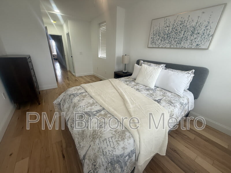 1756 East North Avenue – photo 4