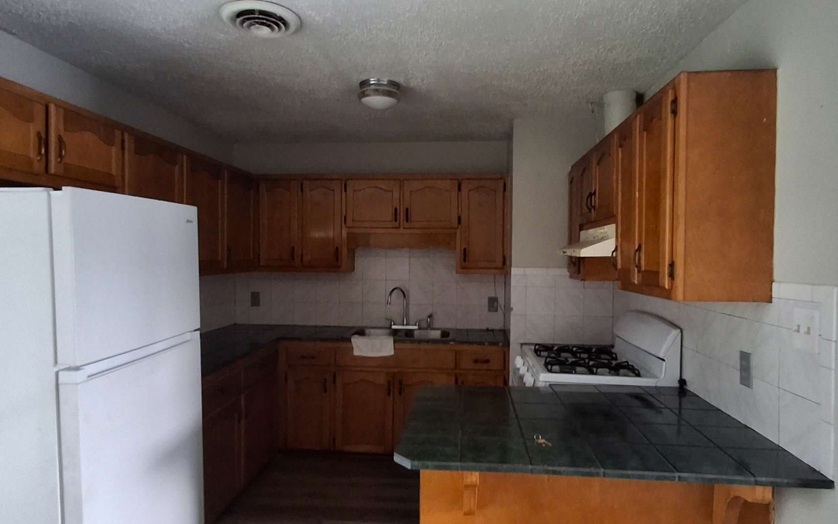 638 NE BAILEY ST – photo 3