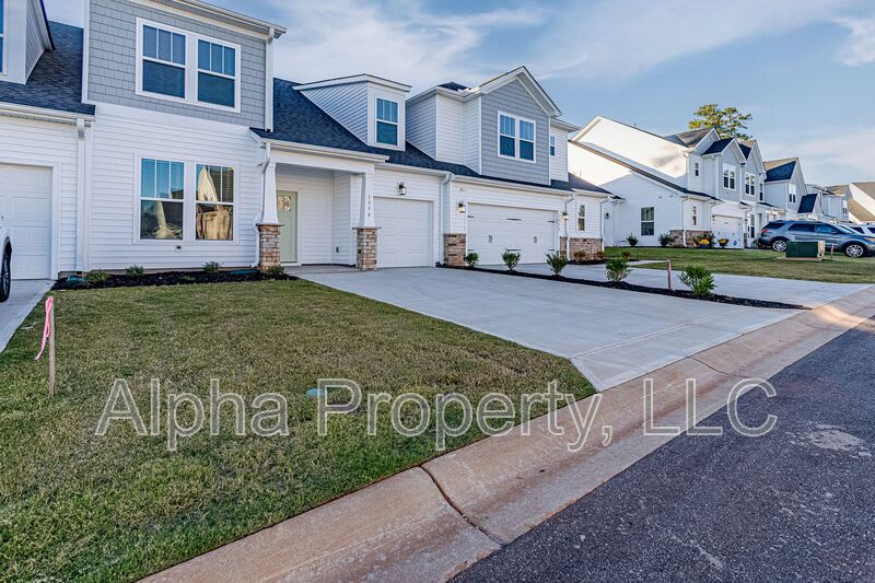 1554 Shallons Court – photo 2