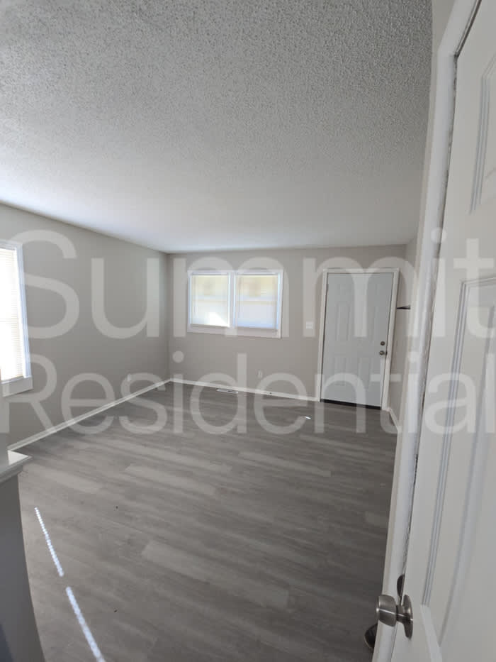 5707 East 40th Street – photo 3