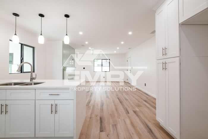 9135 Arrington Avenue – photo 2