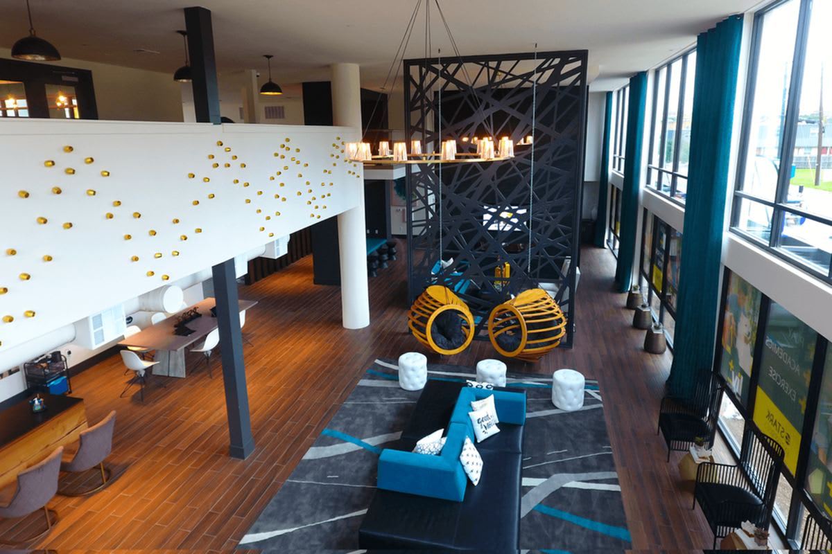 Avalon Apartments – photo 2