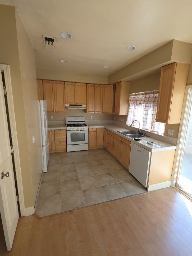 10401 Point Lakeview Rd Unit B – photo 3