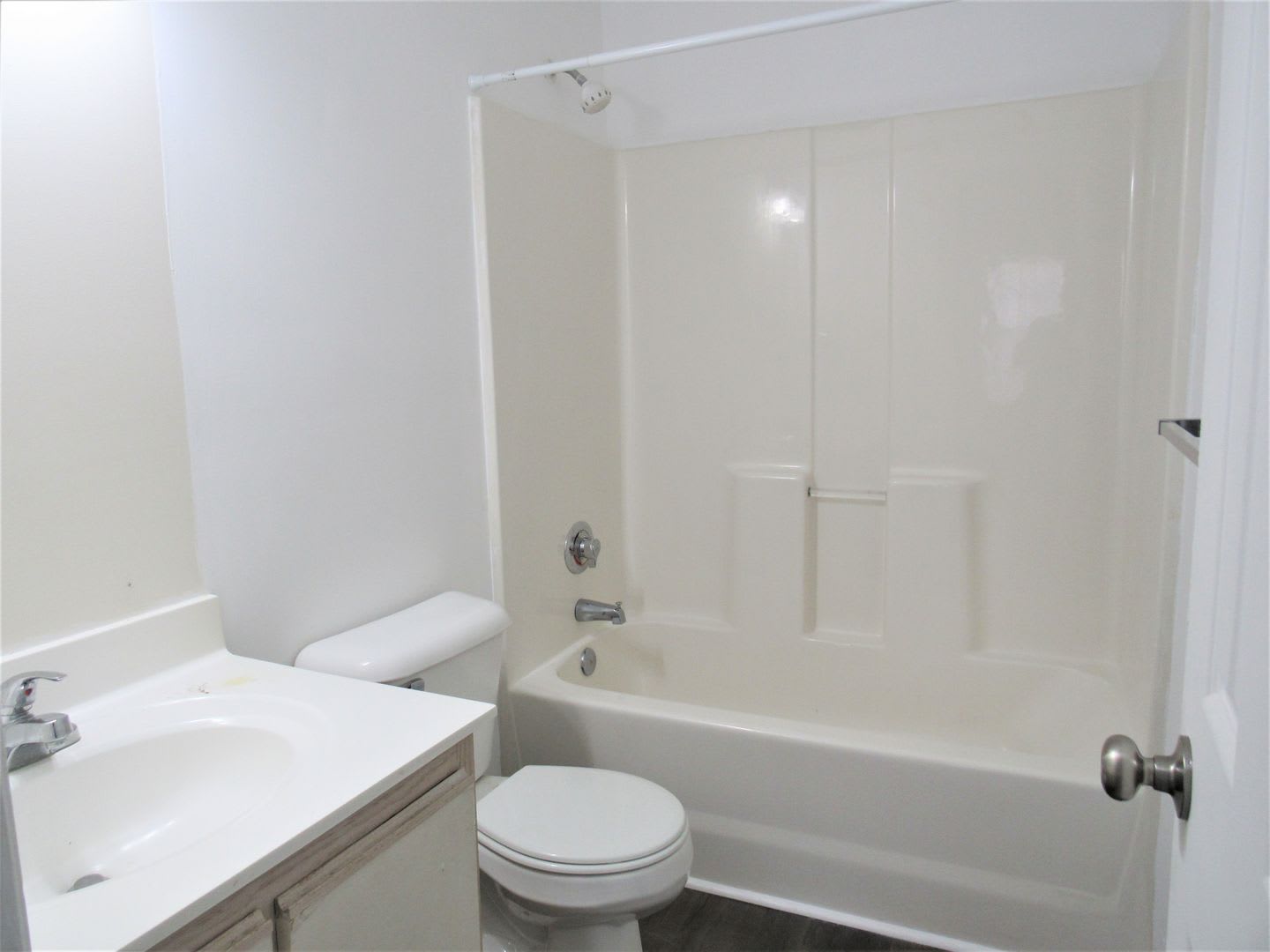 300 Meadowbrook Lane – photo 3