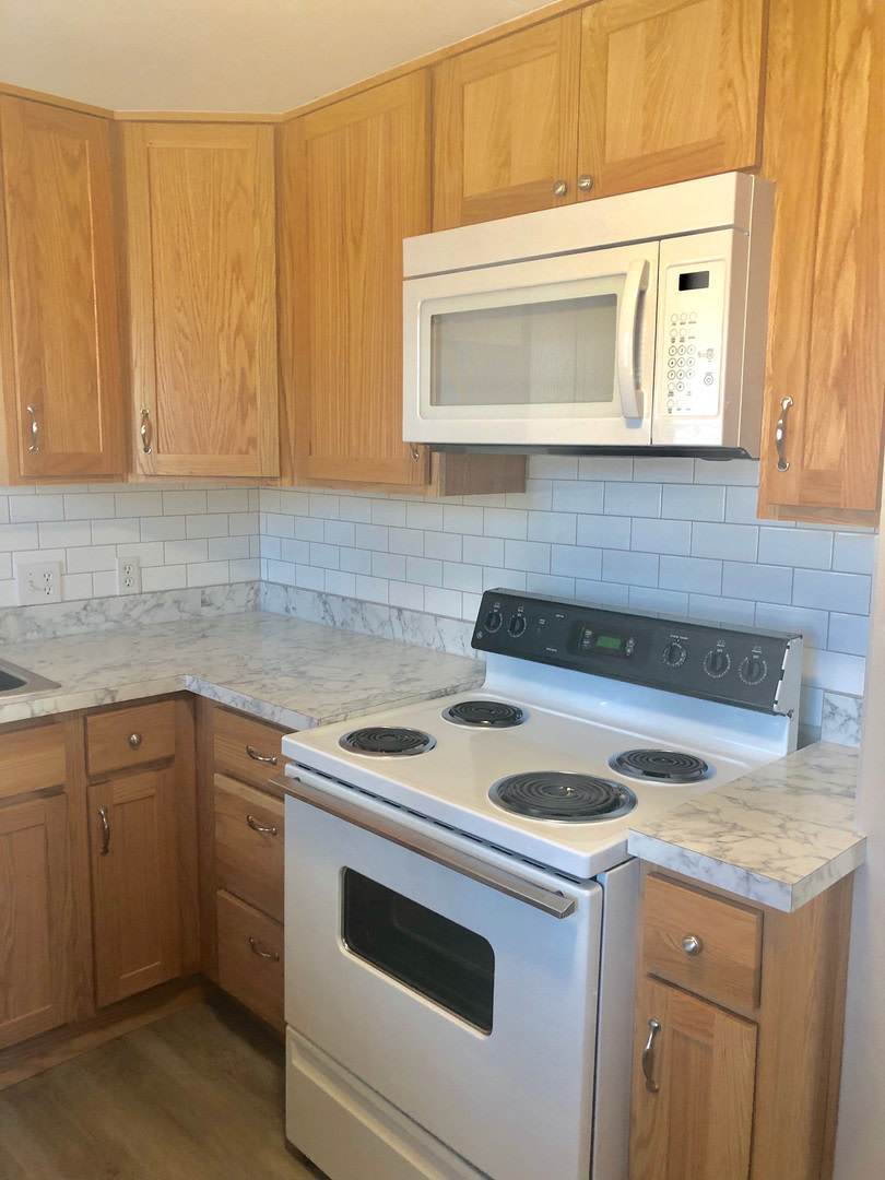 Cute 2 Bed 1 Bath Home in Knolls Vista! – photo 4