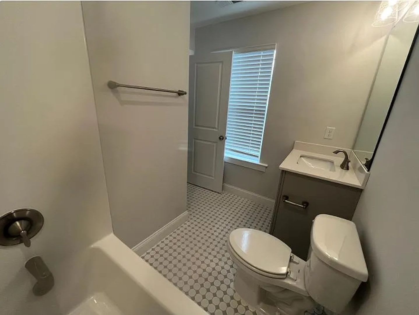 Room in 3 Bedroom Townhome in Apex – photo 5