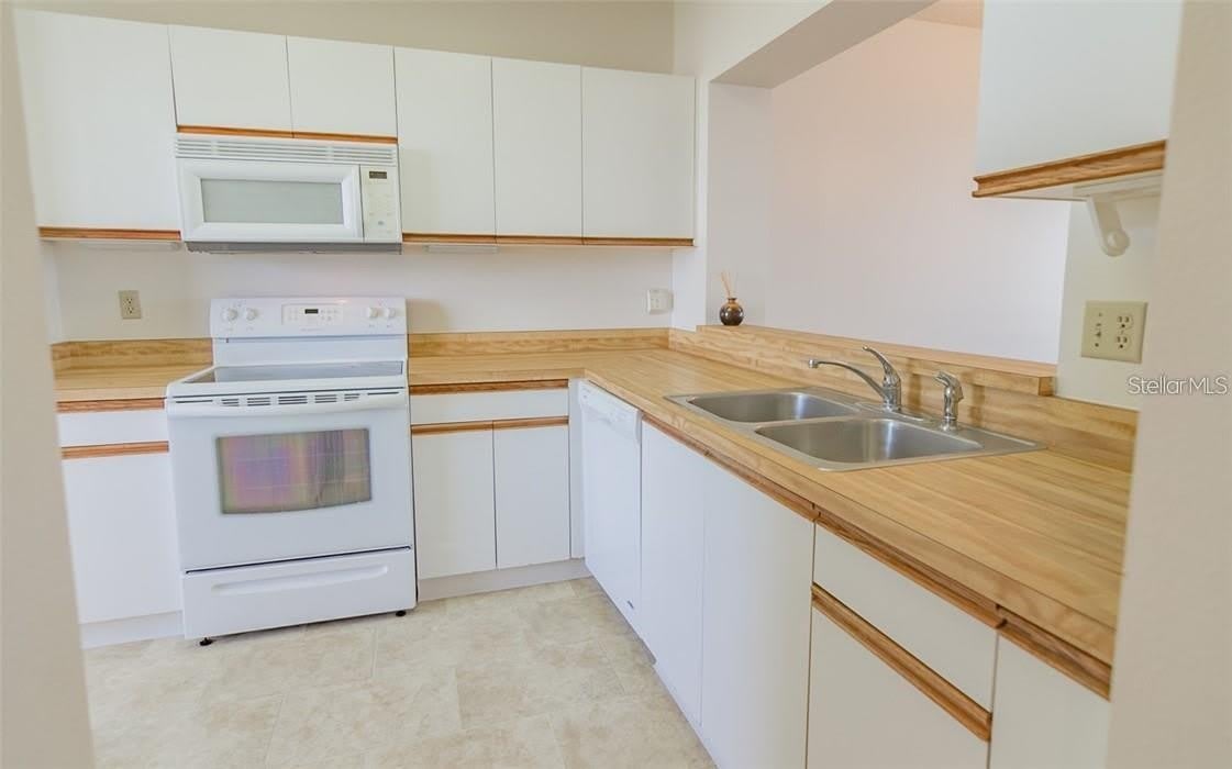 7902 SAILBOAT KEY Boulevard S – photo 4