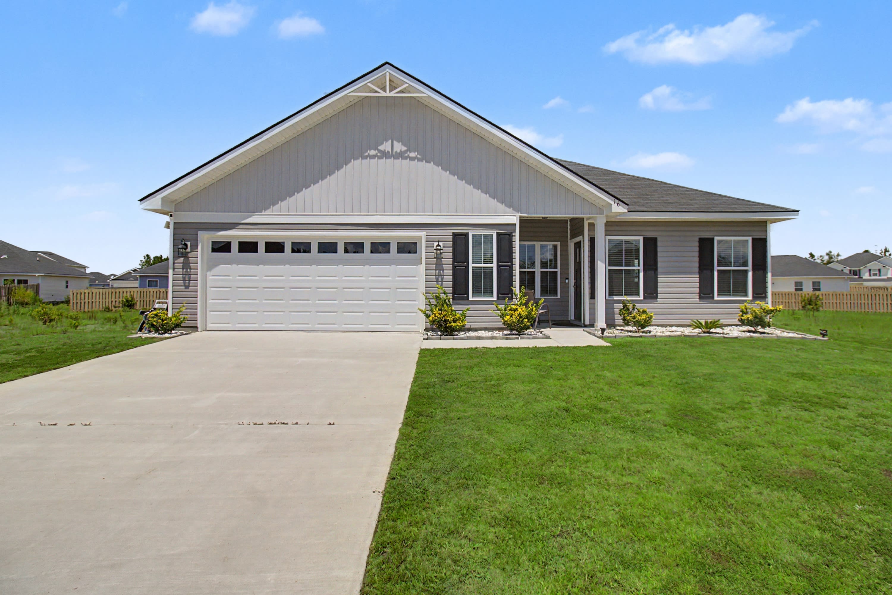 16 Crawford Court Northeast – photo 1