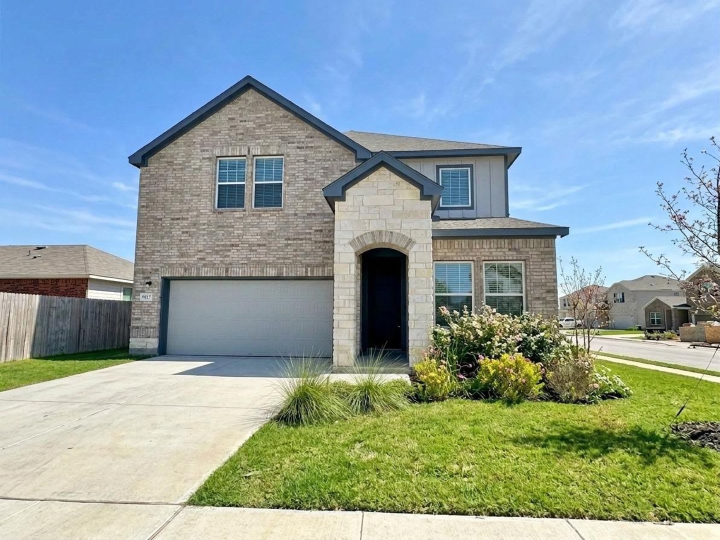 Spacious 4-Bedroom Home with Modern Upgrades & Resort-Style Community Amenities! – photo 1