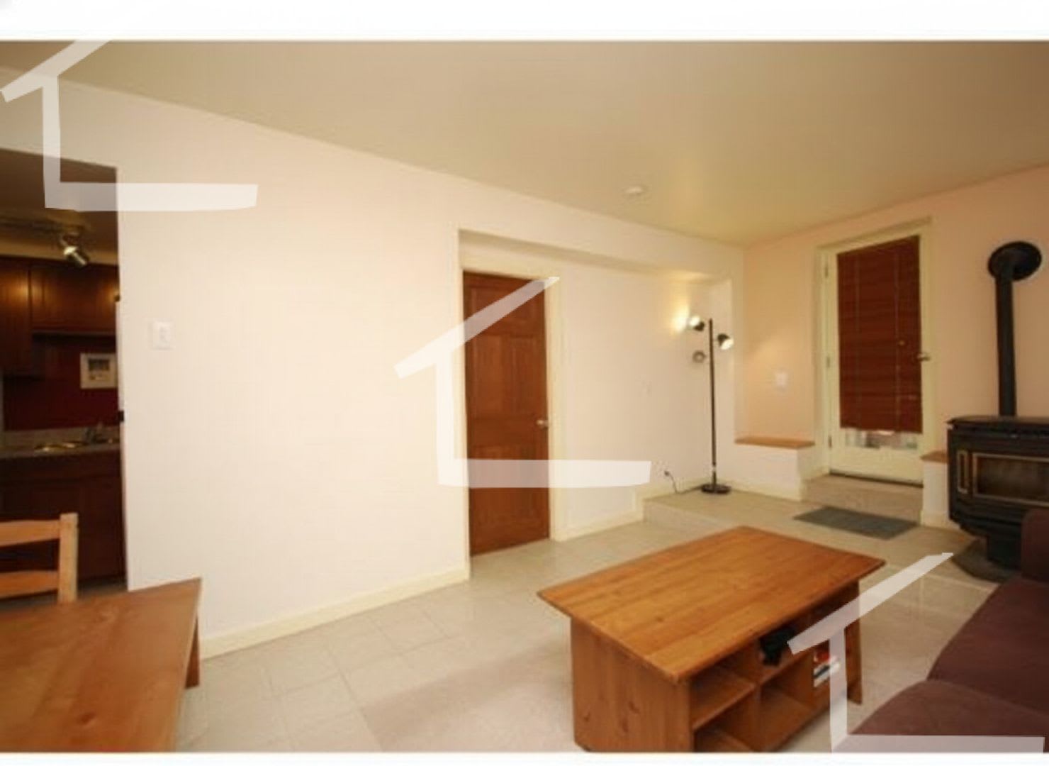 Charming 3 Bedroom No Broker Fee – photo 2