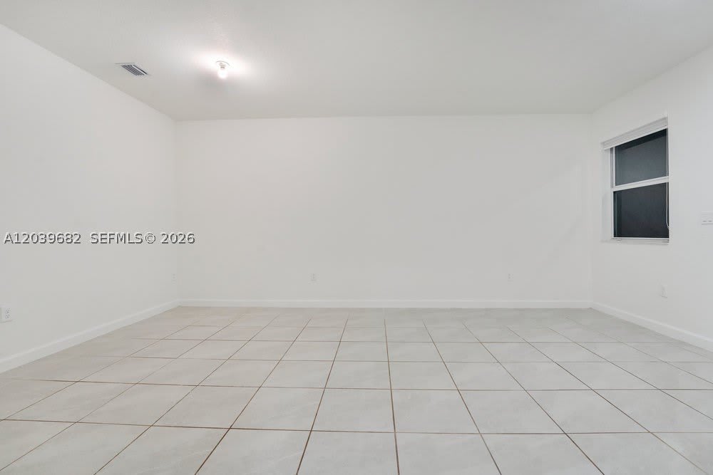 2615 SE 11th St – photo 3
