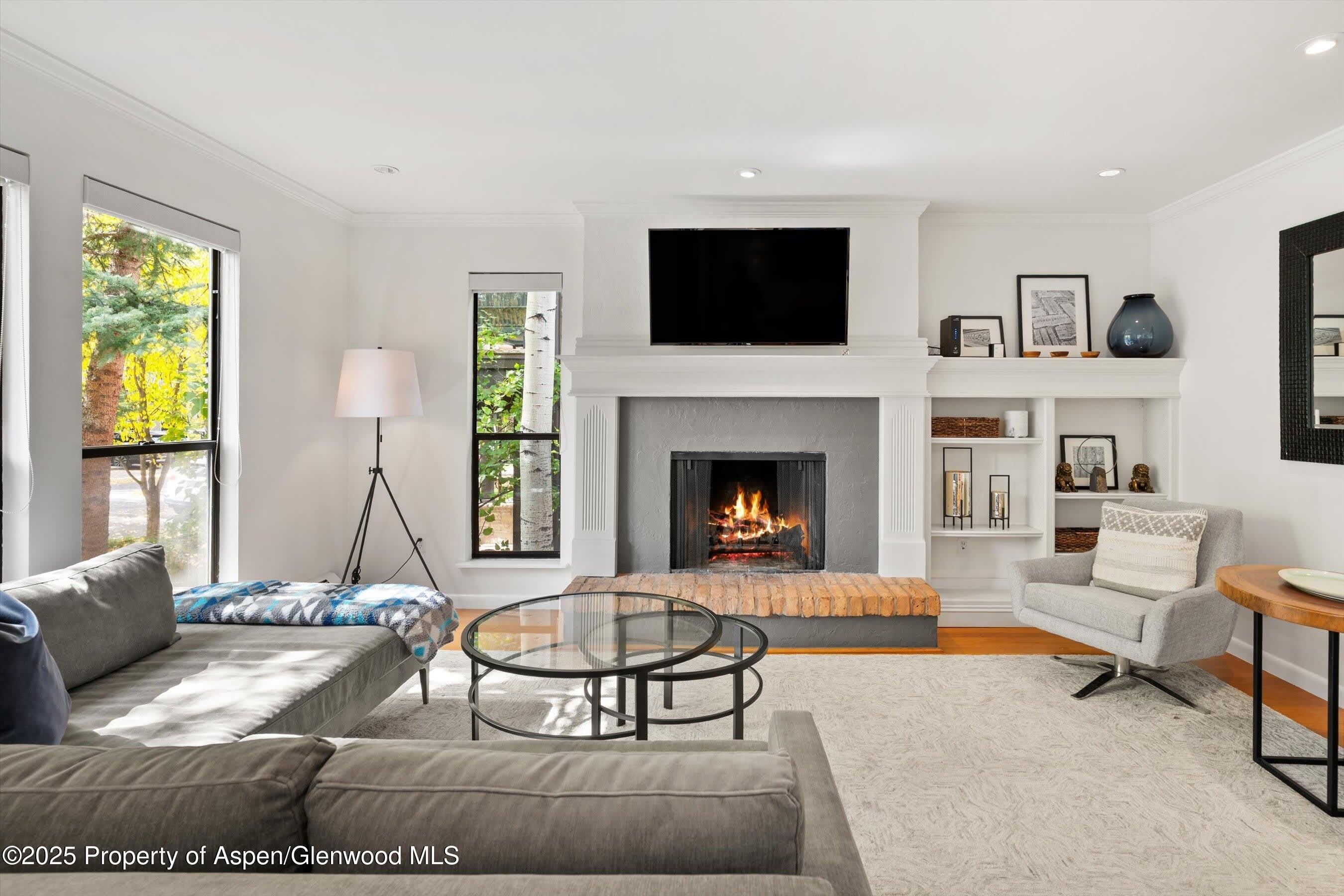 980 E Hyman Avenue – photo 3