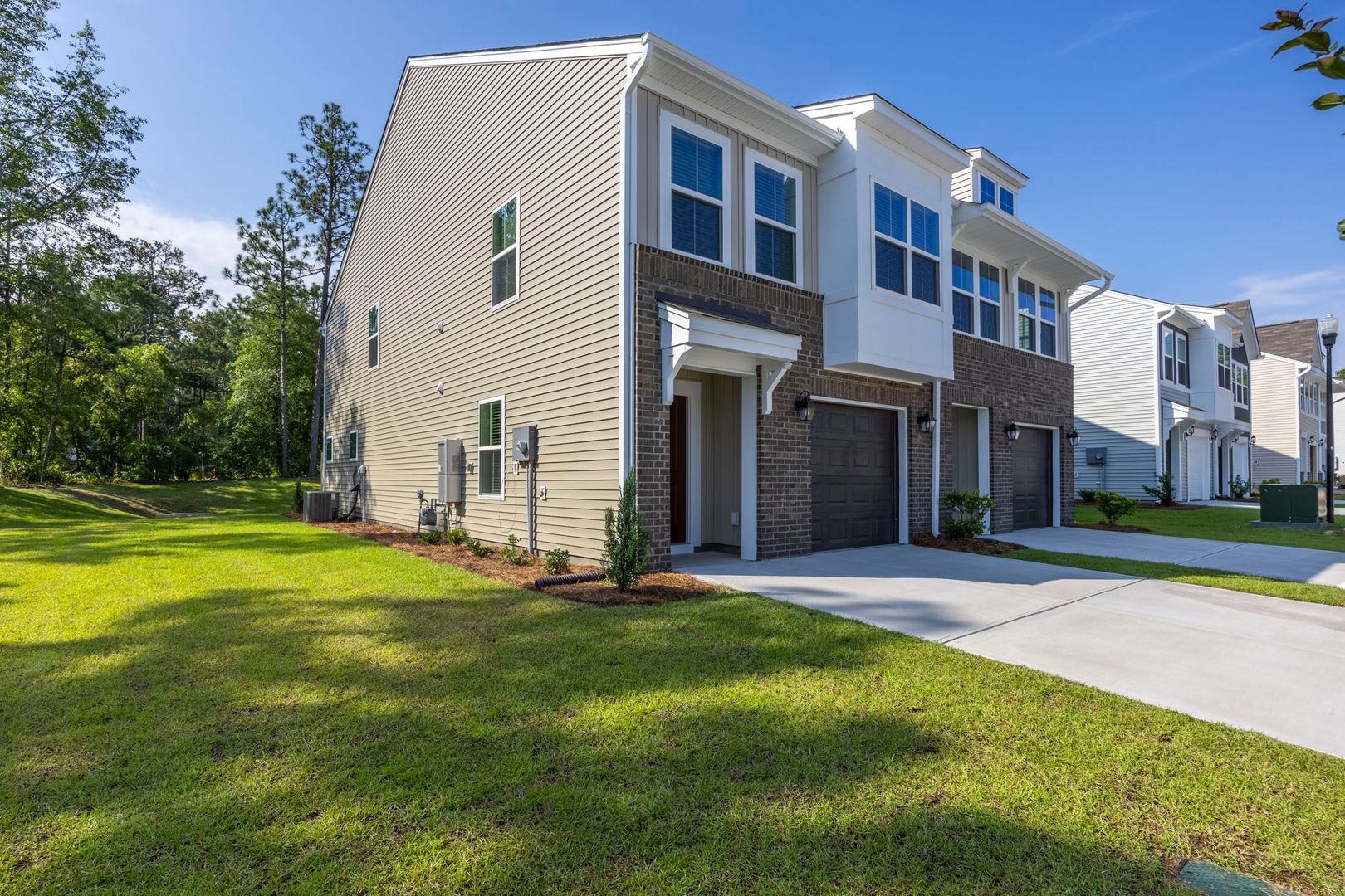 MODERN 3 BEDROOM IN LEXINGTON'S MURRAY VILLAGE – photo 2