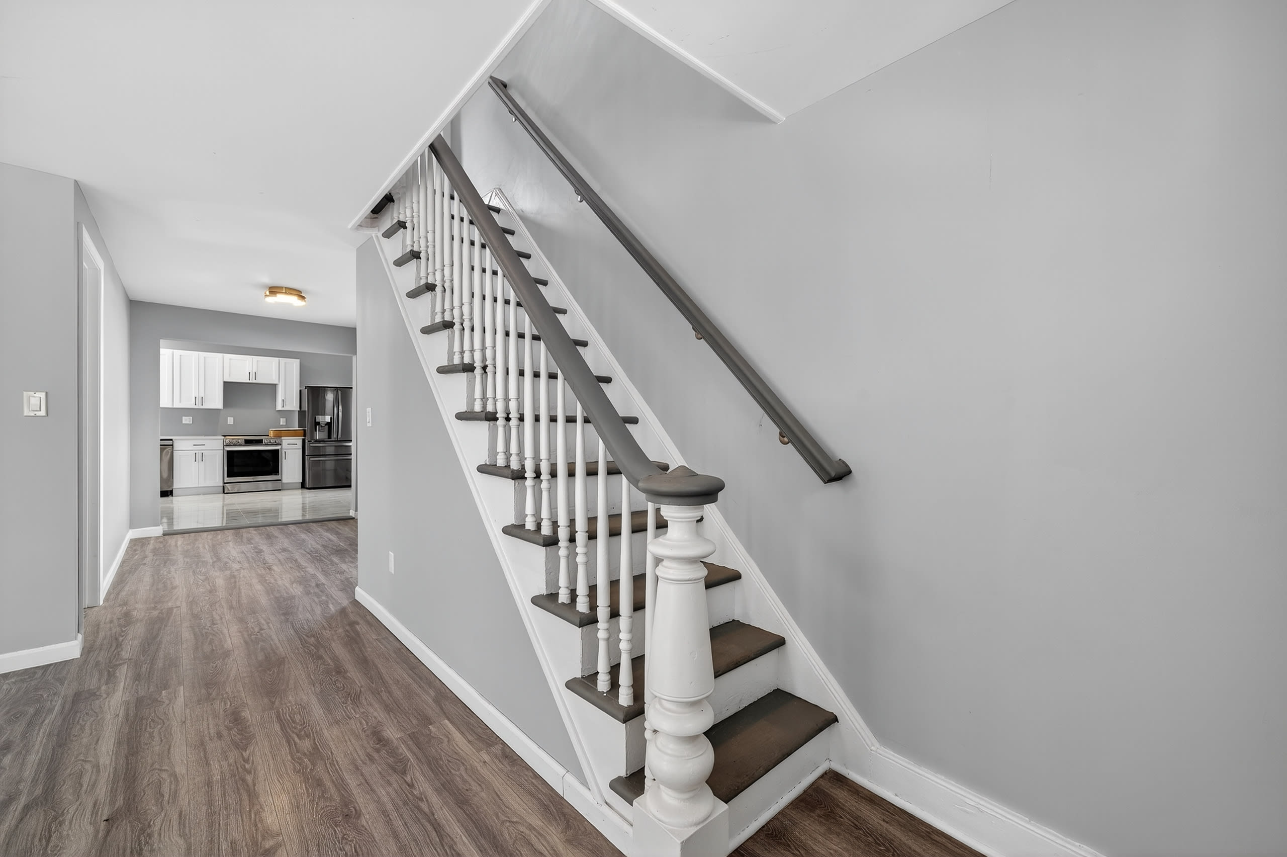 10 Bruce St – photo 2