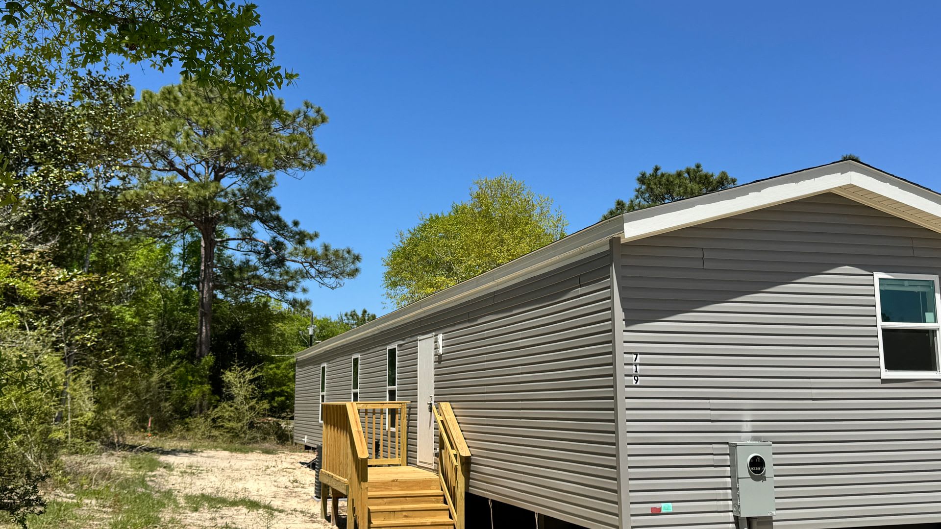 SPECTACULAR WATER-VIEW W/ LARGE DECK NEWER MOBILE HOME – photo 4