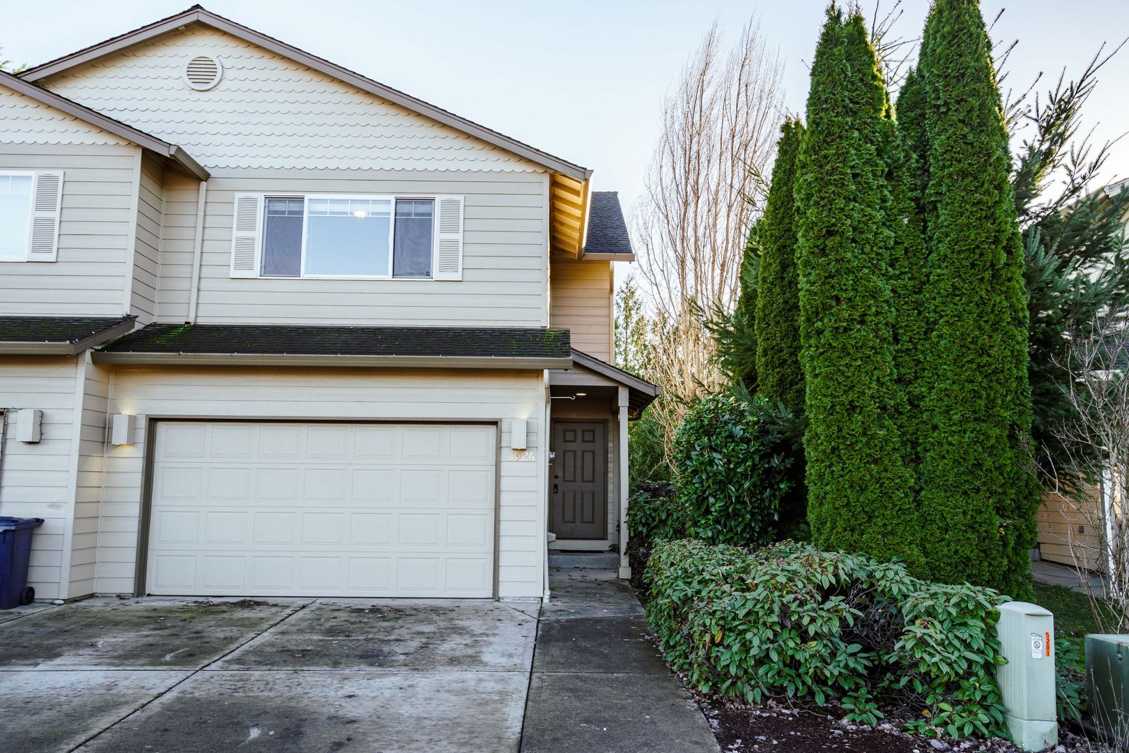3 Bedroom 2.5 Bath Duplex -Quick Easy Access to SR 14 – photo 1