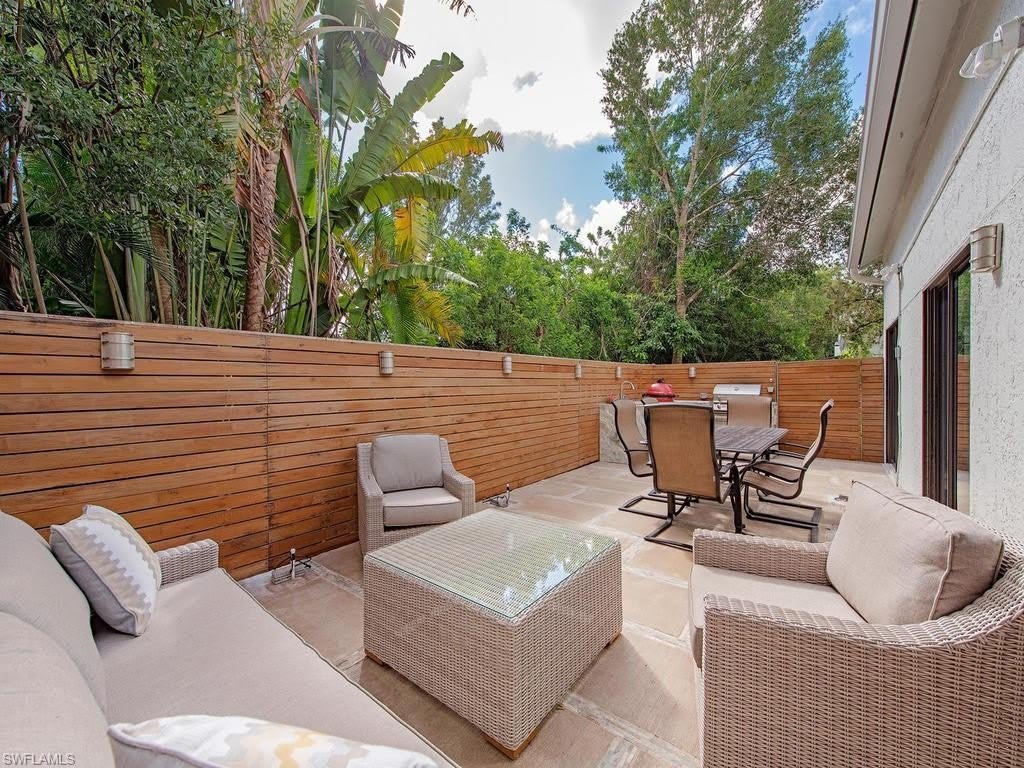 840 Meadowland Dr – photo 2