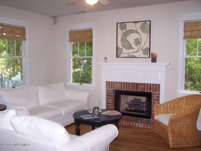 236 W Shorewood Drive – photo 3