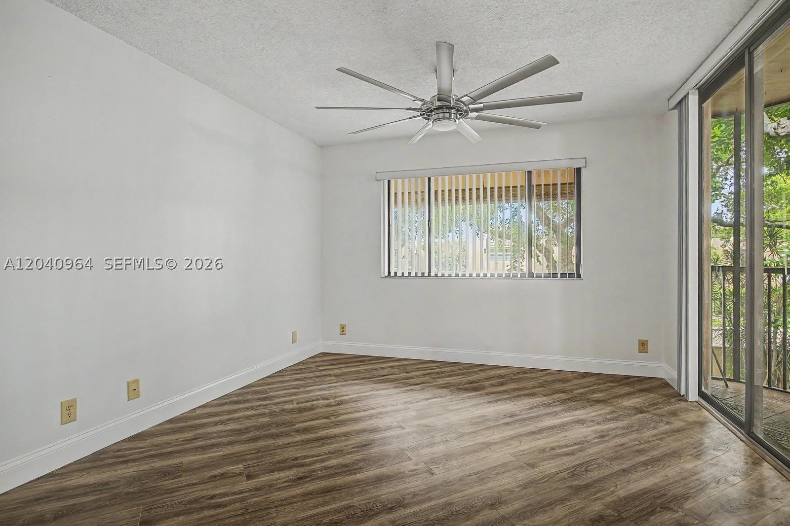 15575 Miami Lakeway N – photo 5