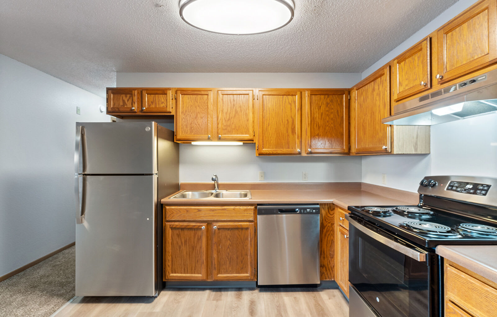Bedford Apartments – photo 2