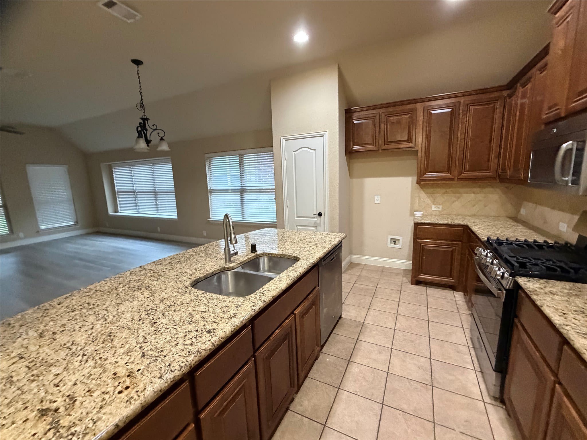 1116 Haskell Drive – photo 4