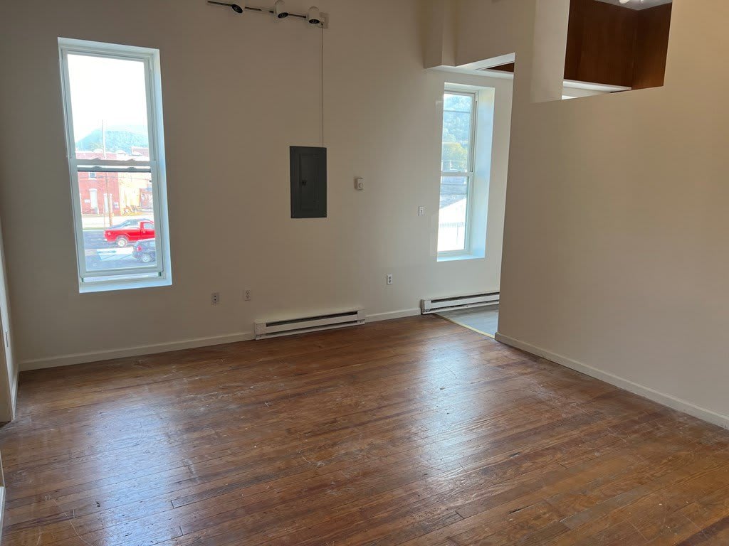 206 Main St. Suite #4 – photo 3