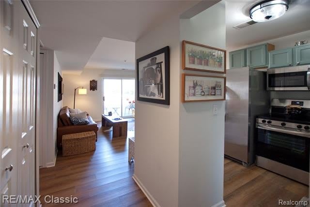 1155 S Lake Drive – photo 3