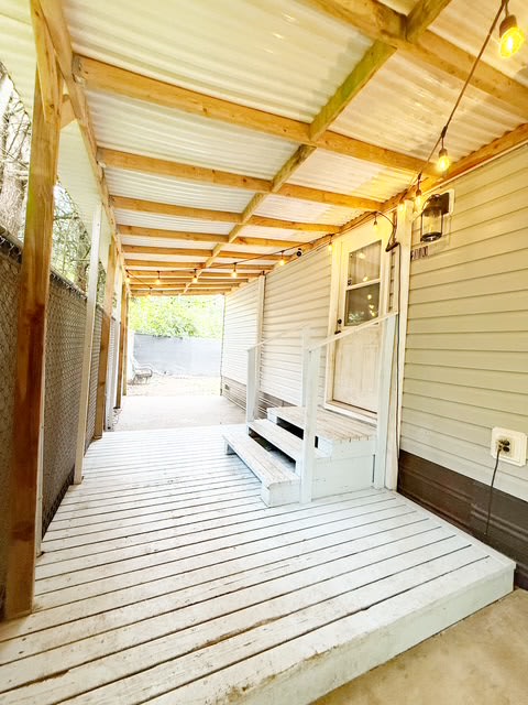 2110 Kent Avenue West – photo 2