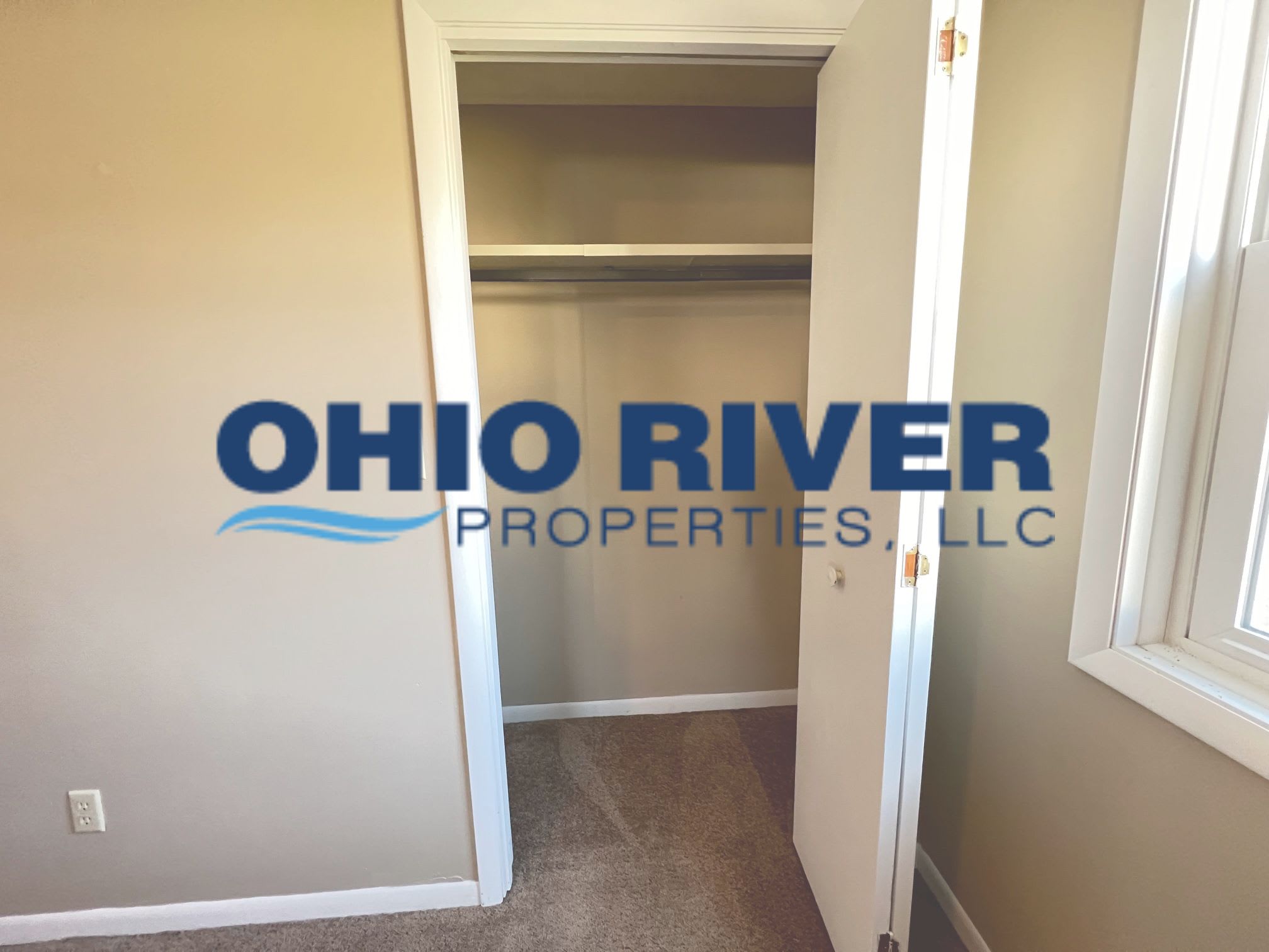 27 Locust Ave – photo 4