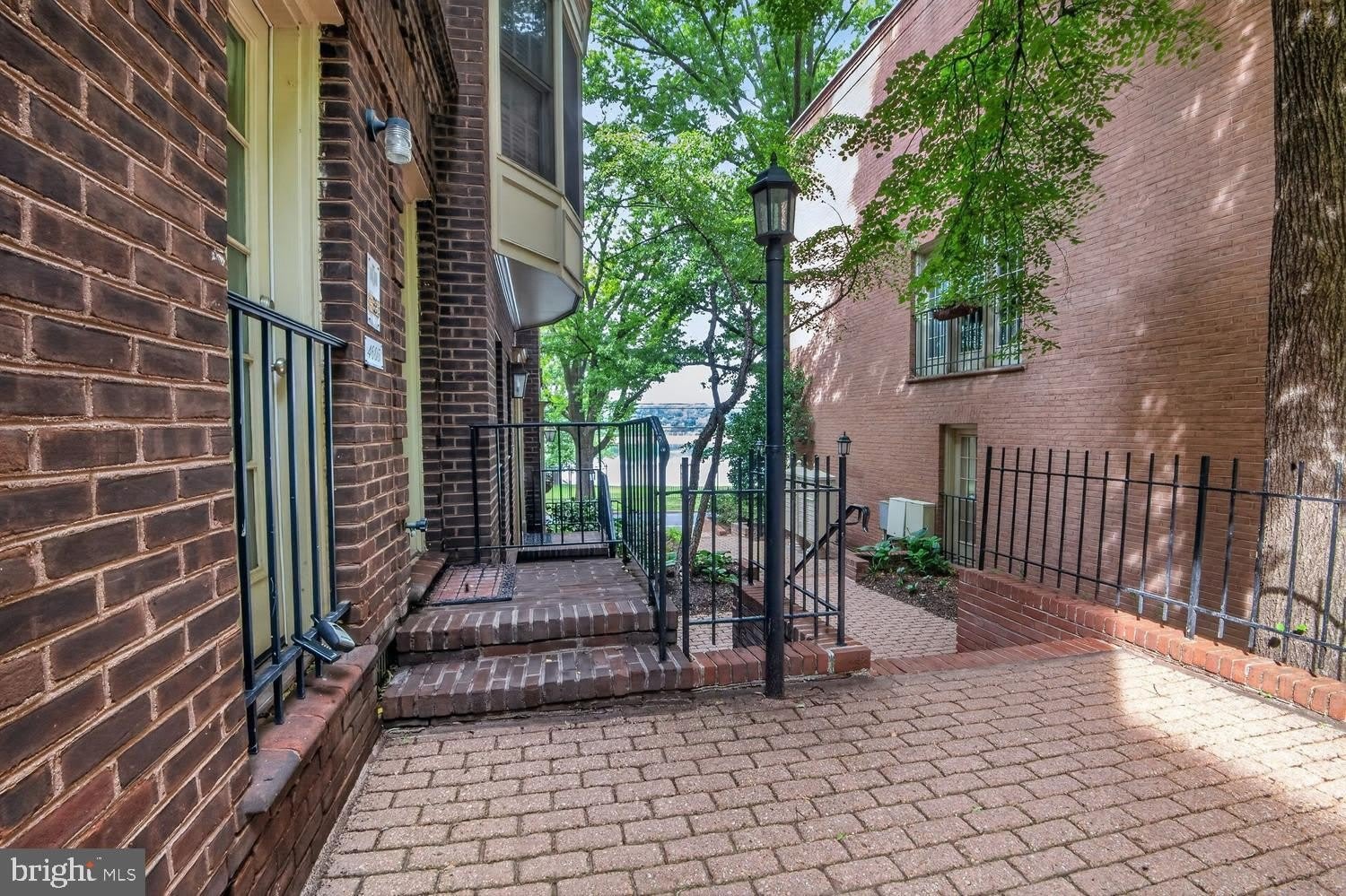 4605 MACARTHUR Boulevard NW – photo 2