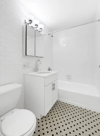 406 E 63rd St – photo 4