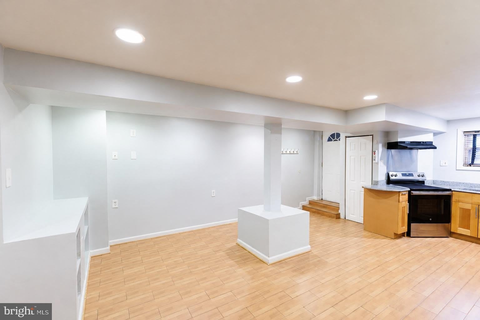 1437 E CAPITOL Street SE – photo 5