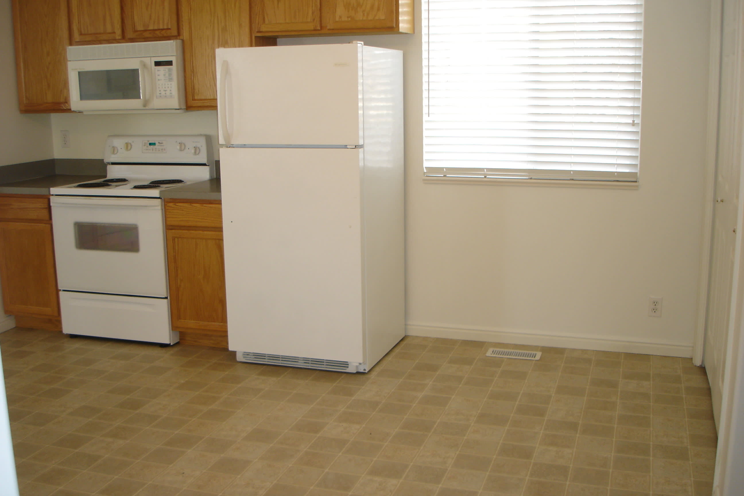 1170 35th Street – photo 3