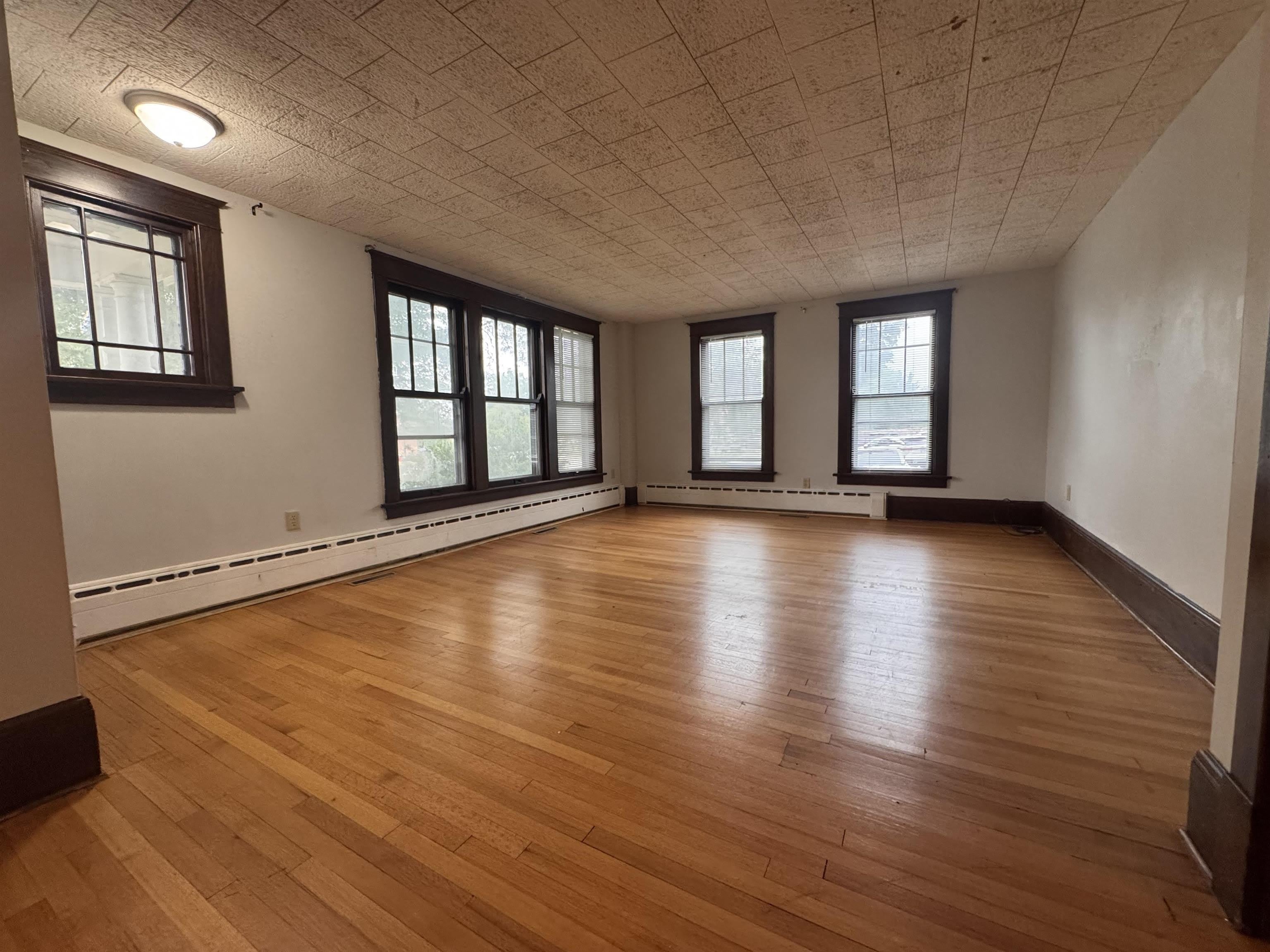 216 W Main – photo 1